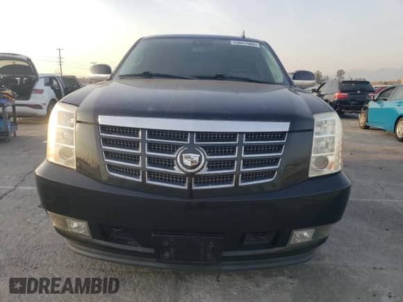 2009 Cadillac Escalade с VIN 1GYFC43529R226608, выставлен на аукционе Copart как лот 43647605 с пробегом 121 602 миль миль и Чистый • Clean title. История ставок и продаж доступна на DreamBid. Изображение 5.