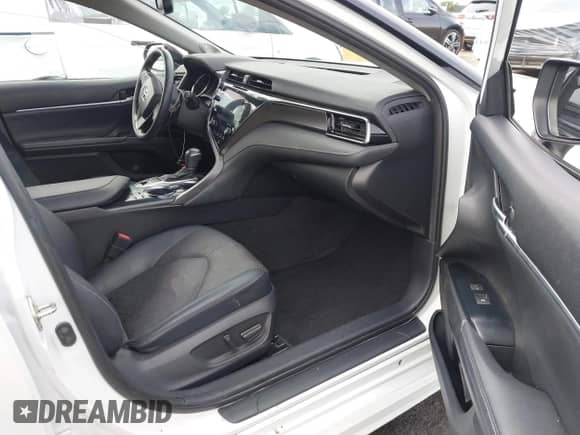 2020 Toyota Camry XSE z VIN 4T1K61AK4LU304860, wystawiony jako IAAI lot #43367482 z przebiegiem 70 312 mil mil oraz . Historia ofert i sprzedaży dostępna na DreamBid. Obrazek 5.