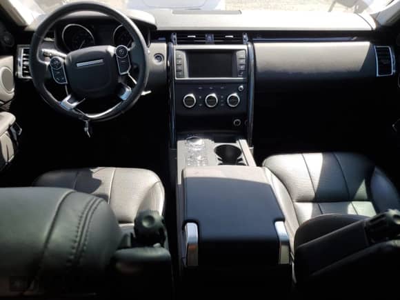 2017 Land Rover Discovery SE с VIN SALRGBBV5HA039043, выставлен на аукционе Copart как лот 68562255 с пробегом 46 256 миль миль и Чистый • Clean title. История ставок и продаж доступна на DreamBid. Изображение 8.
