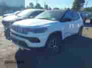 2025 Jeep Compass Limited z VIN 3C4NJDCN7ST594027, wystawiony jako IAAI lot #43492414 z przebiegiem 14 694 mil mil oraz . Historia ofert i sprzedaży dostępna na DreamBid. Obrazek 19.