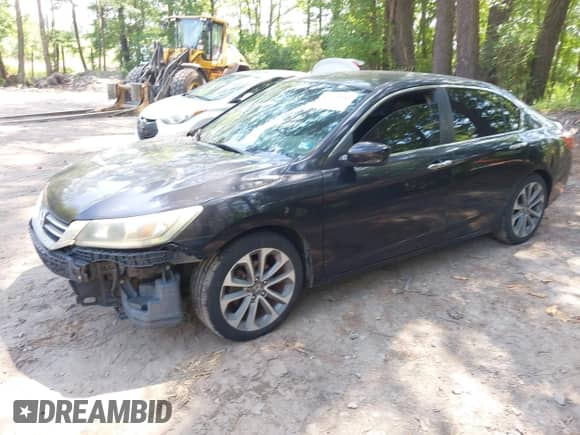 2014 Honda Accord with VIN IHGCR2F51EA203127, listed as a IAAI auction lot 42576997 with 186,302 mi miles and . Bid and sale history available at DreamBid. Image 2.