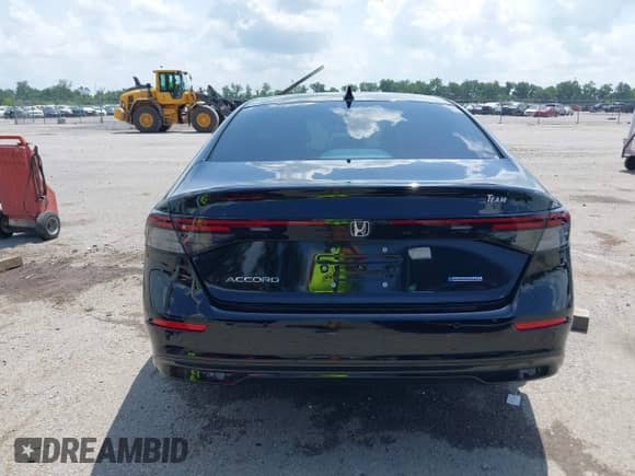 2024 Honda Accord EX-L z VIN 1HGCY2F64RA018460, wystawiony jako IAAI lot #42433319 z przebiegiem 28 288 mil mil oraz . Historia ofert i sprzedaży dostępna na DreamBid. Obrazek 16.