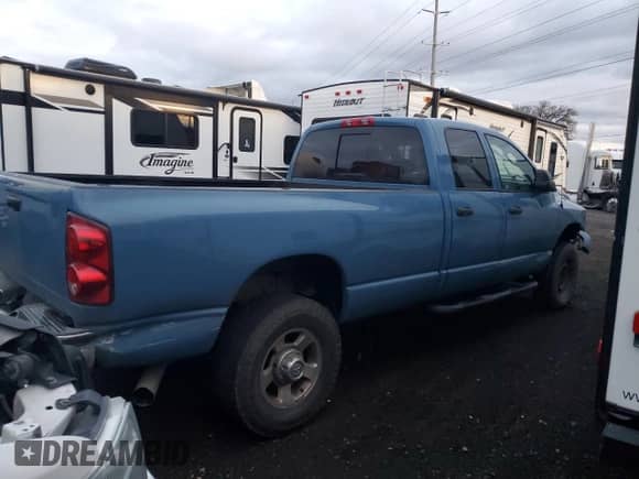 2007 Dodge 3500 SLT with VIN 3D7MX38A97G824926, listed as a Copart auction lot 81108234 with 173,557 mi miles and Salvage title. Bid and sale history available at DreamBid. Image 3.