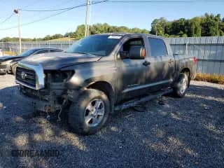2007 Toyota Tundra SR5 z VIN 5TBDV541X7S457157, wystawiony jako Copart lot #70842125 z przebiegiem 309 708 mil mil oraz Szkoda całkowita • Salvage title. Historia ofert i sprzedaży dostępna na DreamBid. Obrazek 1.