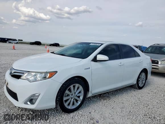 2014 Toyota Camry SE Limited Edition with VIN 4T1BD1FK5EU133585, listed as a Copart auction lot 71292675 with 30,586 mi miles and Clean title. Bid and sale history available at DreamBid. Image 1.