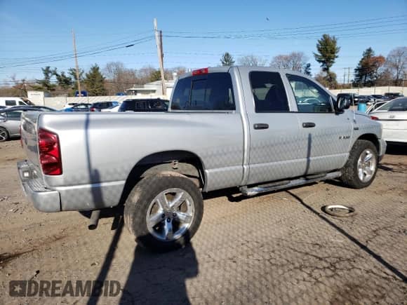 2008 Dodge 1500 Laramie with VIN 1D7HU182X8J136151, listed as a Copart auction lot 83074624 with 266,565 mi miles and Salvage title. Bid and sale history available at DreamBid. Image 3.