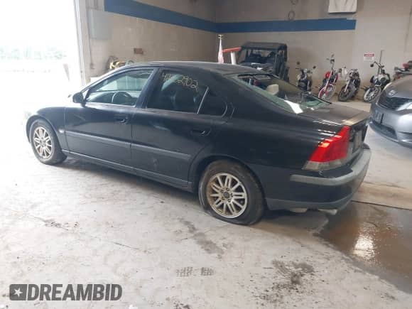 2004 Volvo S60 с VIN YV1RS61T842326923, выставлен на аукционе IAAI как лот 42652902 с пробегом 183 511 миль миль и . История ставок и продаж доступна на DreamBid. Изображение 3.