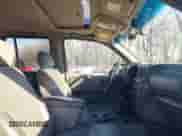 2002 Chevrolet TrailBlazer LT z VIN 1GNDT13S722177073, wystawiony jako IAAI lot #41344562 z przebiegiem 259 675 mil mil oraz . Historia ofert i sprzedaży dostępna na DreamBid. Obrazek 5.