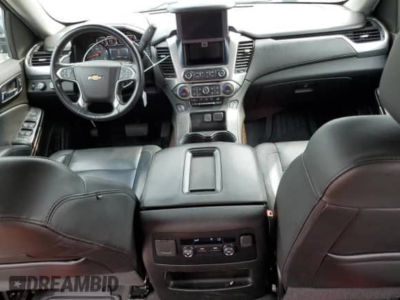 2019 Chevrolet Suburban LT с VIN 1GNSKHKC8KR335859, выставлен на аукционе Copart как лот 84557985 с пробегом 84 880 миль миль и Списание • Salvage title. История ставок и продаж доступна на DreamBid. Изображение 8.