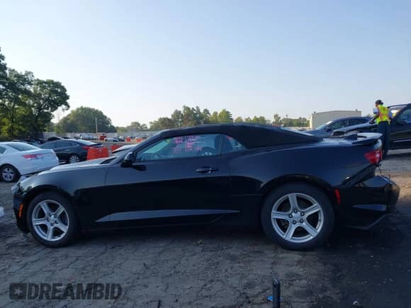 2019 Chevrolet Camaro 1LT z VIN 1G1FB3DS7K0116843, wystawiony jako IAAI lot #43158590 z przebiegiem 135 841 mil mil oraz . Historia ofert i sprzedaży dostępna na DreamBid. Obrazek 15.