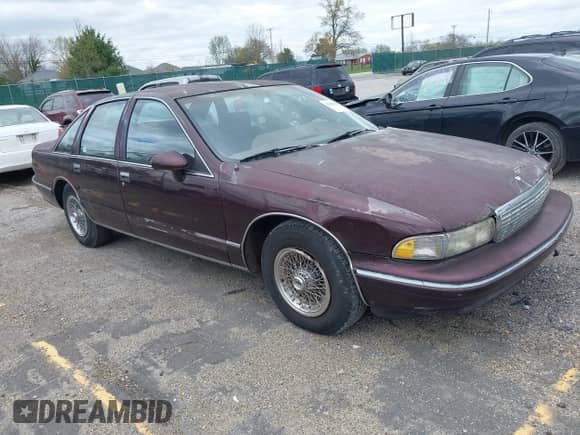 1993 Chevrolet Caprice z VIN 1G1BL53E8PR100883, wystawiony jako IAAI lot #42041082 z przebiegiem 214 642 mil mil oraz . Historia ofert i sprzedaży dostępna na DreamBid. Obrazek 1.