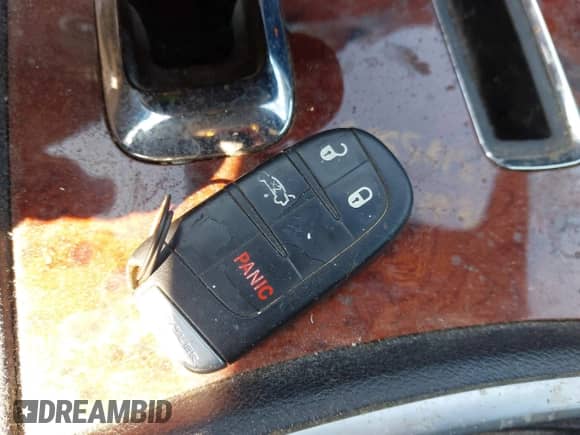 2012 Chrysler 300 с VIN 2C3CCAAG7CH312505, выставлен на аукционе IAAI как лот 42802813 с пробегом 225 000 миль миль и . История ставок и продаж доступна на DreamBid. Изображение 11.