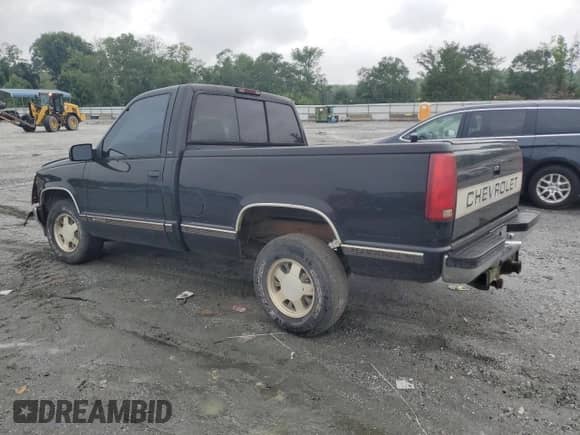 1997 Chevrolet Silverado 1500 with VIN 1GCEC14R2VZ207259, listed as a Copart auction lot 67120915 with 193,827 mi miles and Salvage title. Bid and sale history available at DreamBid. Image 2.