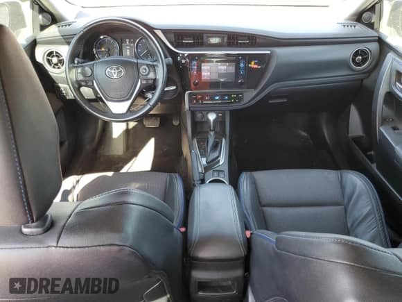2019 Toyota Corolla L с VIN 5YFBURHE5KP921480, выставлен на аукционе Copart как лот 57297845 с пробегом 83 780 миль миль и Списание • Salvage title. История ставок и продаж доступна на DreamBid. Изображение 8.