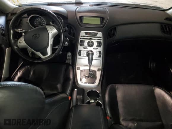 2010 Hyundai Genesis Coupe Track z VIN KMHHU6KH8AU005191, wystawiony jako Copart lot #78916554 z przebiegiem Nie podano mil oraz Szkoda całkowita • Salvage title. Historia ofert i sprzedaży dostępna na DreamBid. Obrazek 8.