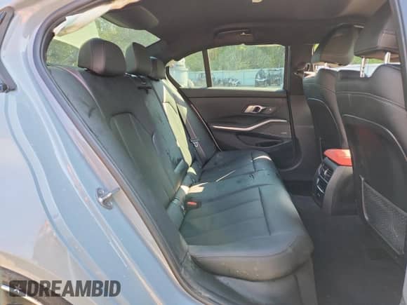 2023 BMW M3 Competition xDrive z VIN WBS43AY04PFN52698, wystawiony jako Copart lot #72059715 z przebiegiem 36 680 mil mil oraz Szkoda całkowita • Salvage title. Historia ofert i sprzedaży dostępna na DreamBid. Obrazek 10.