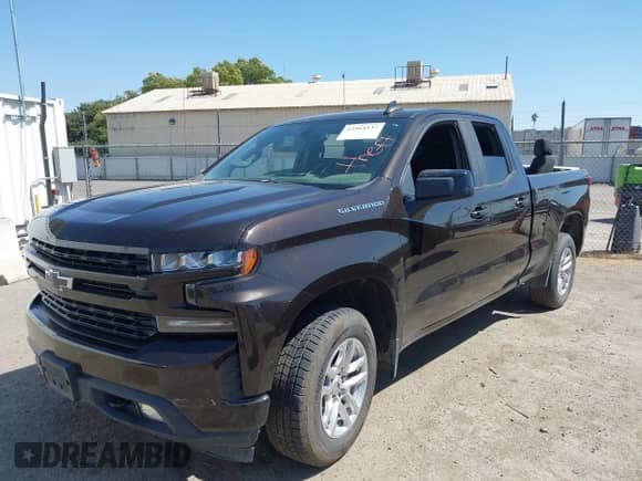 2019 Chevrolet Silverado 1500 RST z VIN 1GCRWDEK1KZ303181, wystawiony jako IAAI lot #42564537 z przebiegiem 84 559 mil mil oraz . Historia ofert i sprzedaży dostępna na DreamBid. Obrazek 2.