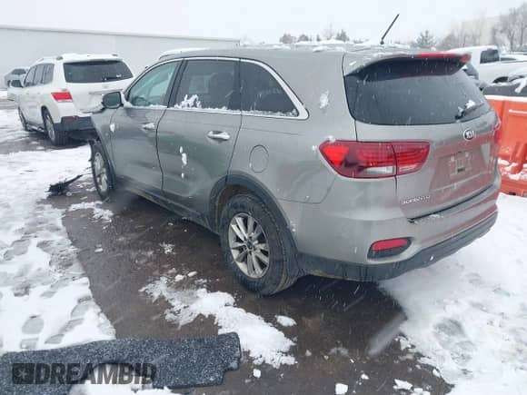 2019 Kia Sorento LX with VIN 5XYPG4A38KG480344, listed as a IAAI auction lot 41254904 with 118,927 mi miles and . Bid and sale history available at DreamBid. Image 3.