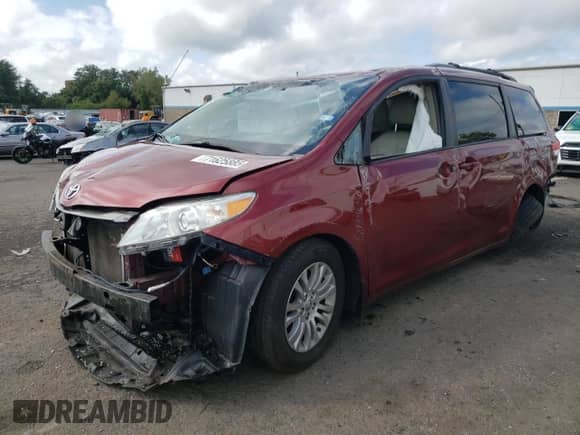 2013 Toyota Sienna XLE AAS with VIN 5TDYK3DC0DS362335, listed as a Copart auction lot 71625885 with Not provided miles and Salvage title. Bid and sale history available at DreamBid. Image 1.