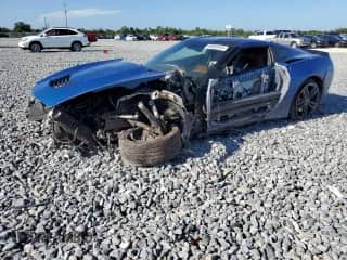 2014 Chevrolet Corvette Z51 3LT z VIN 1G1YM2D7XE5129182, wystawiony jako Copart lot #68903425 z przebiegiem 43 410 mil mil oraz Szkoda całkowita • Salvage title. Historia ofert i sprzedaży dostępna na DreamBid. Obrazek 1.