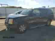 2004 Cadillac Escalade with VIN 1GYEC63T14R117880, listed as a Copart auction lot 63821425 with 284,645 mi miles and Clean title. Bid and sale history available at DreamBid. Image 1.