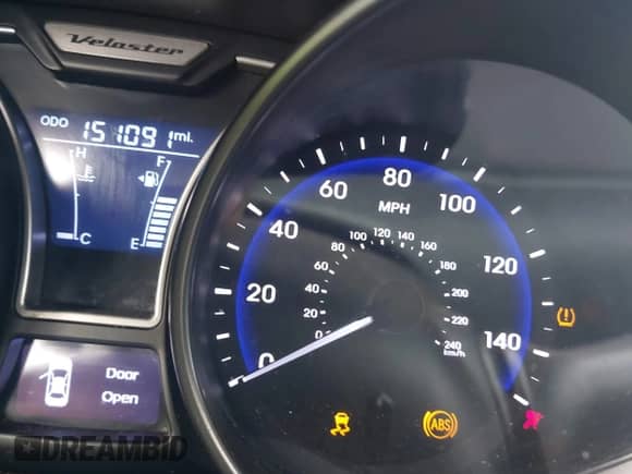 2013 Hyundai Veloster Turbo z VIN KMHTC6AE6DU112233, wystawiony jako IAAI lot #41869164 z przebiegiem 151 091 mil mil oraz . Historia ofert i sprzedaży dostępna na DreamBid. Obrazek 15.