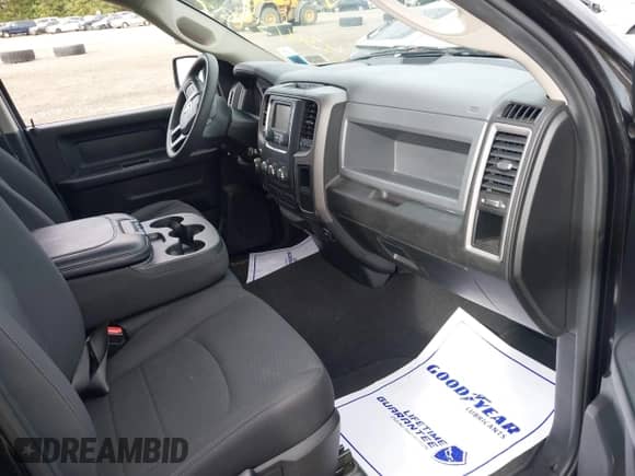 2019 Ram 1500 Express с VIN 1C6RR7FG6KS582744, выставлен на аукционе IAAI как лот 43415939 с пробегом 56 919 миль миль и . История ставок и продаж доступна на DreamBid. Изображение 5.