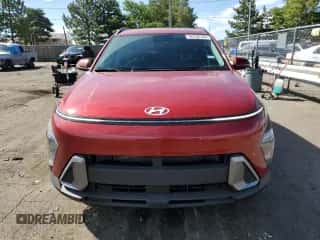 2024 Hyundai Kona SEL с VIN KM8HC3AB5RU106134, выставлен на аукционе Copart как лот 68766334 с пробегом 9 327 миль миль и Чистый • Clean title. История ставок и продаж доступна на DreamBid. Изображение 5.