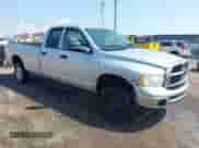2005 Dodge 1500 SLT z VIN 1D7HU18D05J575646, wystawiony jako IAAI lot #43203572 z przebiegiem Nie podano mil oraz . Historia ofert i sprzedaży dostępna na DreamBid. Obrazek 1.