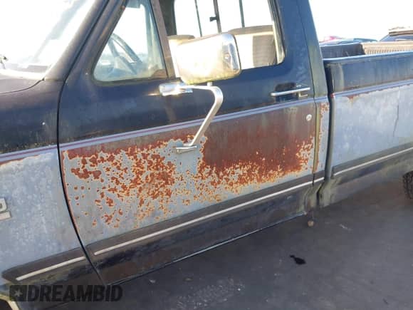 1990 Ford F-150 с VIN 1FTDF15N8LNA03911, выставлен на аукционе IAAI как лот 43328606 с пробегом 29 813 миль миль и . История ставок и продаж доступна на DreamBid. Изображение 14.