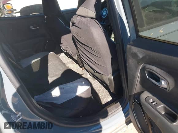 2017 Jeep Renegade Latitude z VIN ZACCJABB4HPG16935, wystawiony jako IAAI lot #41843666 z przebiegiem 37 835 mil mil oraz . Historia ofert i sprzedaży dostępna na DreamBid. Obrazek 8.