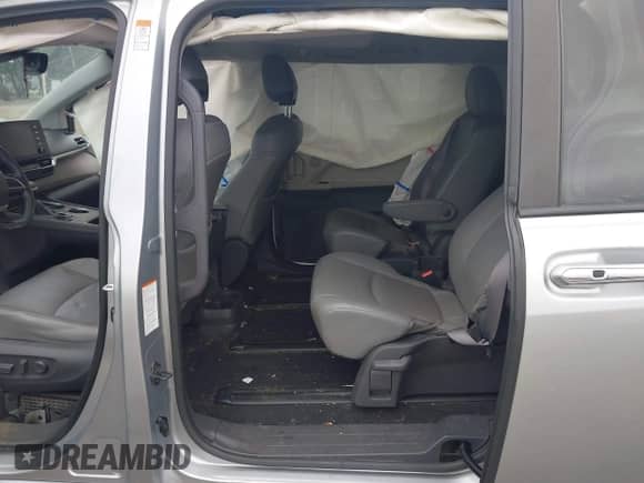 2021 Toyota Sienna XLE with VIN 5TDYSKFCXMS009818, listed as a IAAI auction lot 43239952 with 86,796 mi miles and . Bid and sale history available at DreamBid. Image 8.