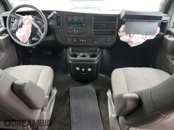 2018 Chevrolet Express Passenger LT с VIN 1GAZGPFG0J1280071, выставлен на аукционе Copart как лот 44277365 с пробегом 141 364 миль миль и Списание • Salvage title. История ставок и продаж доступна на DreamBid. Изображение 8.