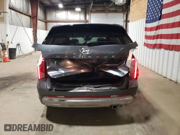 2025 Hyundai Palisade Calligraphy с VIN KM8R7DGE9SU823271, выставлен на аукционе Copart как лот 65819755 с пробегом 6 081 миль миль и Списание • Salvage title. История ставок и продаж доступна на DreamBid. Изображение 6.