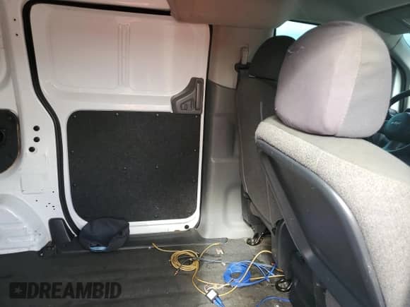 2015 Chevrolet City Express Cargo LS z VIN 3N63M0YN5FK713816, wystawiony jako Copart lot #50741665 z przebiegiem 135 295 mil mil oraz Nie do naprawy • Non repairable. Historia ofert i sprzedaży dostępna na DreamBid. Obrazek 11.