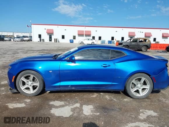 2018 Chevrolet Camaro 1LS z VIN 1G1FA1RX6J0169186, wystawiony jako IAAI lot #42102784 z przebiegiem 51 463 mil mil oraz . Historia ofert i sprzedaży dostępna na DreamBid. Obrazek 14.