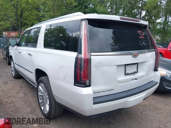 2020 Cadillac Escalade ESV Platinum с VIN 1GYS4KKJ6LR163888, выставлен на аукционе IAAI как лот 42978384 с пробегом 64 309 миль миль и . История ставок и продаж доступна на DreamBid. Изображение 3.