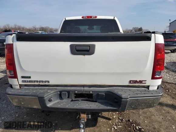 2011 GMC Sierra 1500 SL z VIN 1GTR2UEA7BZ189576, wystawiony jako Copart lot #43906845 z przebiegiem 190 607 mil mil oraz Czysty tytuł • Clean title. Historia ofert i sprzedaży dostępna na DreamBid. Obrazek 6.