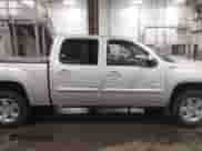 2011 GMC Sierra 1500 SLT z VIN 3GTP2WE35BG123533, wystawiony jako IAAI lot #41990602 z przebiegiem 150 403 mil mil oraz . Historia ofert i sprzedaży dostępna na DreamBid. Obrazek 14.