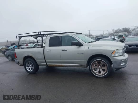 2010 Dodge 1500 SLT с VIN 1D7RV1GP3AS197145, выставлен на аукционе IAAI как лот 41837884 с пробегом 241 378 миль миль и . История ставок и продаж доступна на DreamBid. Изображение 13.