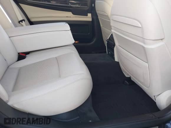 2014 BMW 7 Series ALPINA B7 with VIN WBAYE8C5XED134652, listed as a IAAI auction lot 42713710 with 81,956 mi miles and . Bid and sale history available at DreamBid. Image 8.