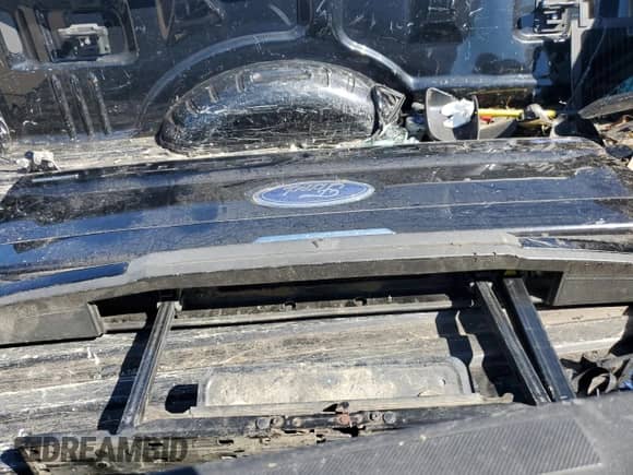 2017 Ford F-250 XL с VIN 1FT7W2B65HED24537, выставлен на аукционе Copart как лот 82303915 с пробегом 160 466 миль миль и Списание • Salvage title. История ставок и продаж доступна на DreamBid. Изображение 12.