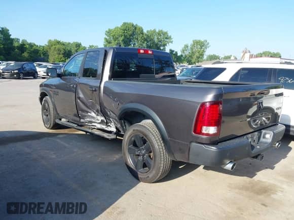 2019 Ram 1500 Warlock z VIN 1C6RR7GT1KS725613, wystawiony jako IAAI lot #42558390 z przebiegiem 38 589 mil mil oraz . Historia ofert i sprzedaży dostępna na DreamBid. Obrazek 3.