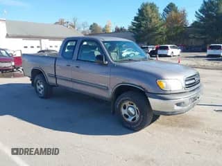 2001 Toyota Tundra SR5 with VIN 5TBBT44191S138203, listed as a IAAI auction lot 43498336 with 185,231 mi miles and . Bid and sale history available at DreamBid. Image 1.