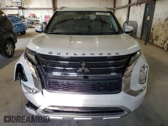 2022 Mitsubishi Outlander SEL with VIN JA4J3VA80NZ065215, listed as a Copart auction lot 82233895 with 38,063 mi miles and Salvage title. Bid and sale history available at DreamBid. Image 5.