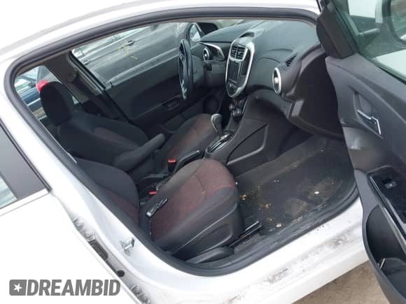 2020 Chevrolet Sonic LT с VIN 1G1JD5SB6L4100503, выставлен на аукционе IAAI как лот 42085062 с пробегом 45 415 миль миль и . История ставок и продаж доступна на DreamBid. Изображение 5.