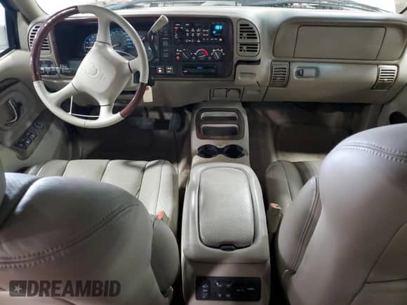 2000 Cadillac Escalade с VIN 1GYEK63R2YR183271, выставлен на аукционе Copart как лот 46654985 с пробегом 112 080 миль миль и Списание • Salvage title. История ставок и продаж доступна на DreamBid. Изображение 8.