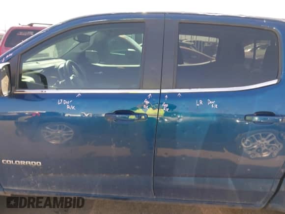 2019 Chevrolet Colorado 4WD LT z VIN 1GCGTCEN2K1121458, wystawiony jako IAAI lot #42839112 z przebiegiem 88 987 mil mil oraz . Historia ofert i sprzedaży dostępna na DreamBid. Obrazek 14.