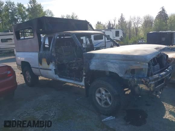 1997 Dodge 1500 с VIN 3B7HF13Y2VG738782, выставлен на аукционе IAAI как лот 42224906 с пробегом Не указан миль и . История ставок и продаж доступна на DreamBid. Изображение 1.
