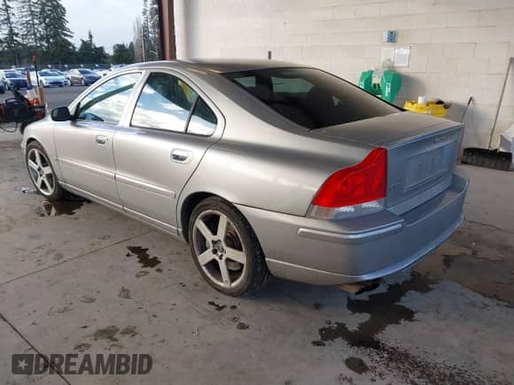 2006 Volvo S60 2.5L Turbo R с VIN YV1RH527662545876, выставлен на аукционе IAAI как лот 41504361 с пробегом 119 635 миль миль и . История ставок и продаж доступна на DreamBid. Изображение 3.